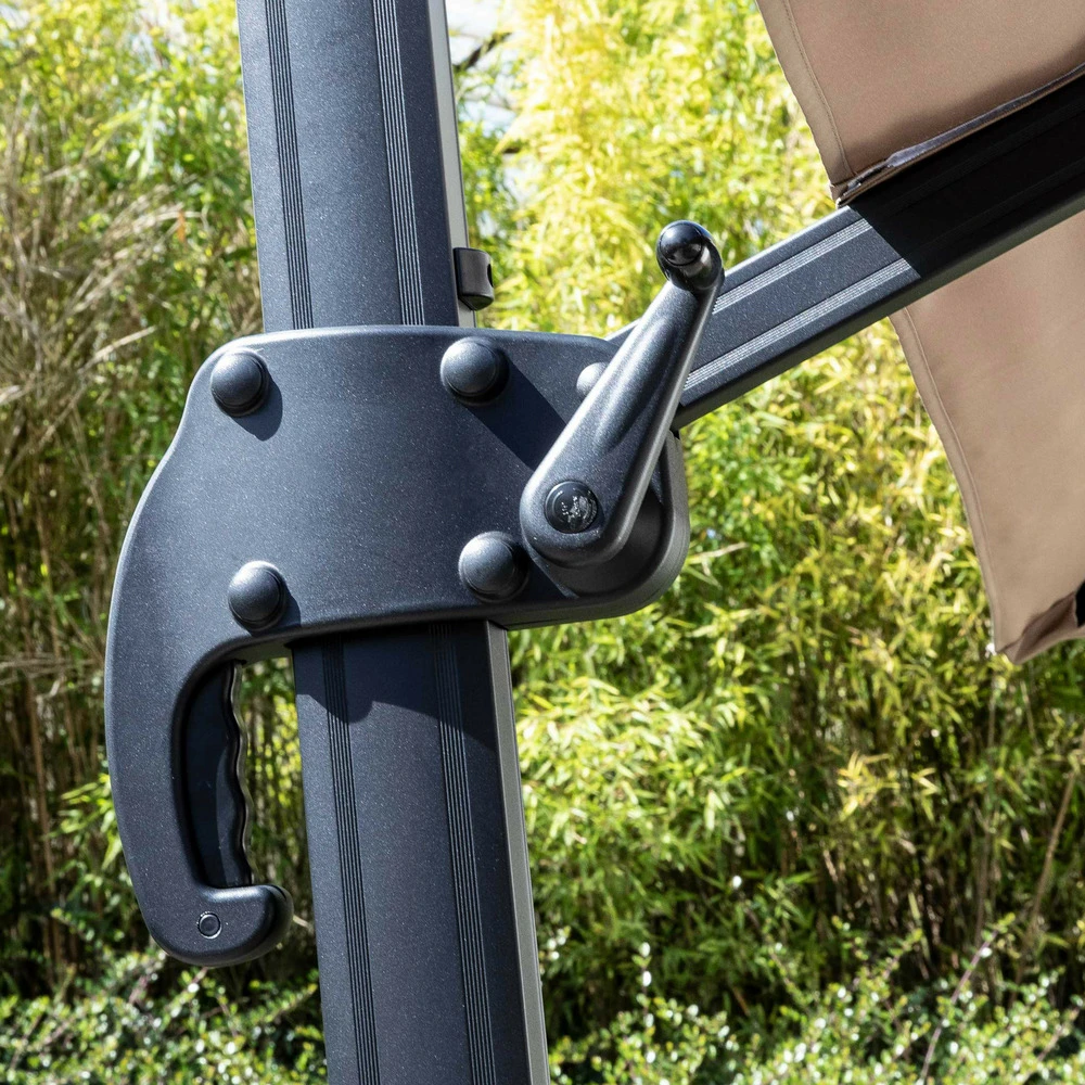 Parasol Déporté 3x3m Et 4 Dalles Lestées Aluminium Taupe 5 Parasol Déporté 3x3m Et 4 Dalles Lestées Aluminium Taupe – Image 3